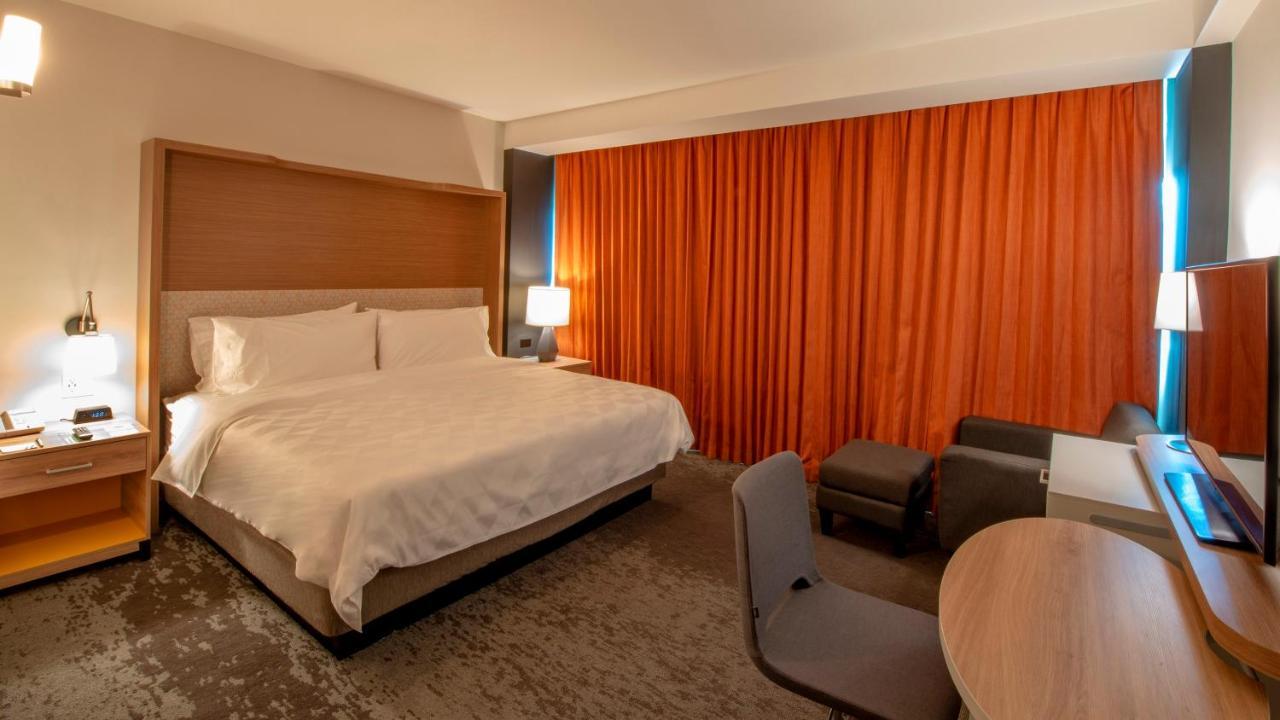 Holiday Inn & Suites - Merida La Isla By Ihg Room photo