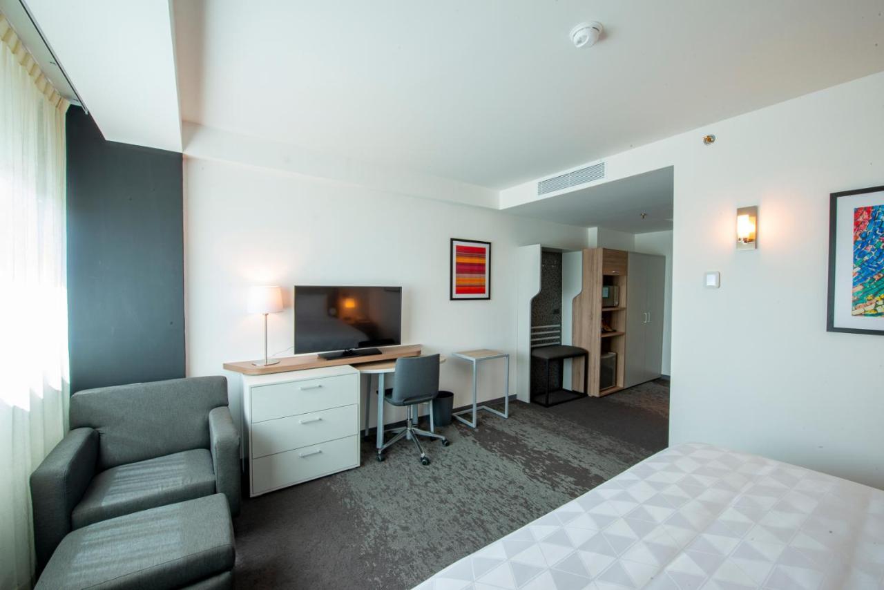 Holiday Inn & Suites - Merida La Isla By Ihg Room photo